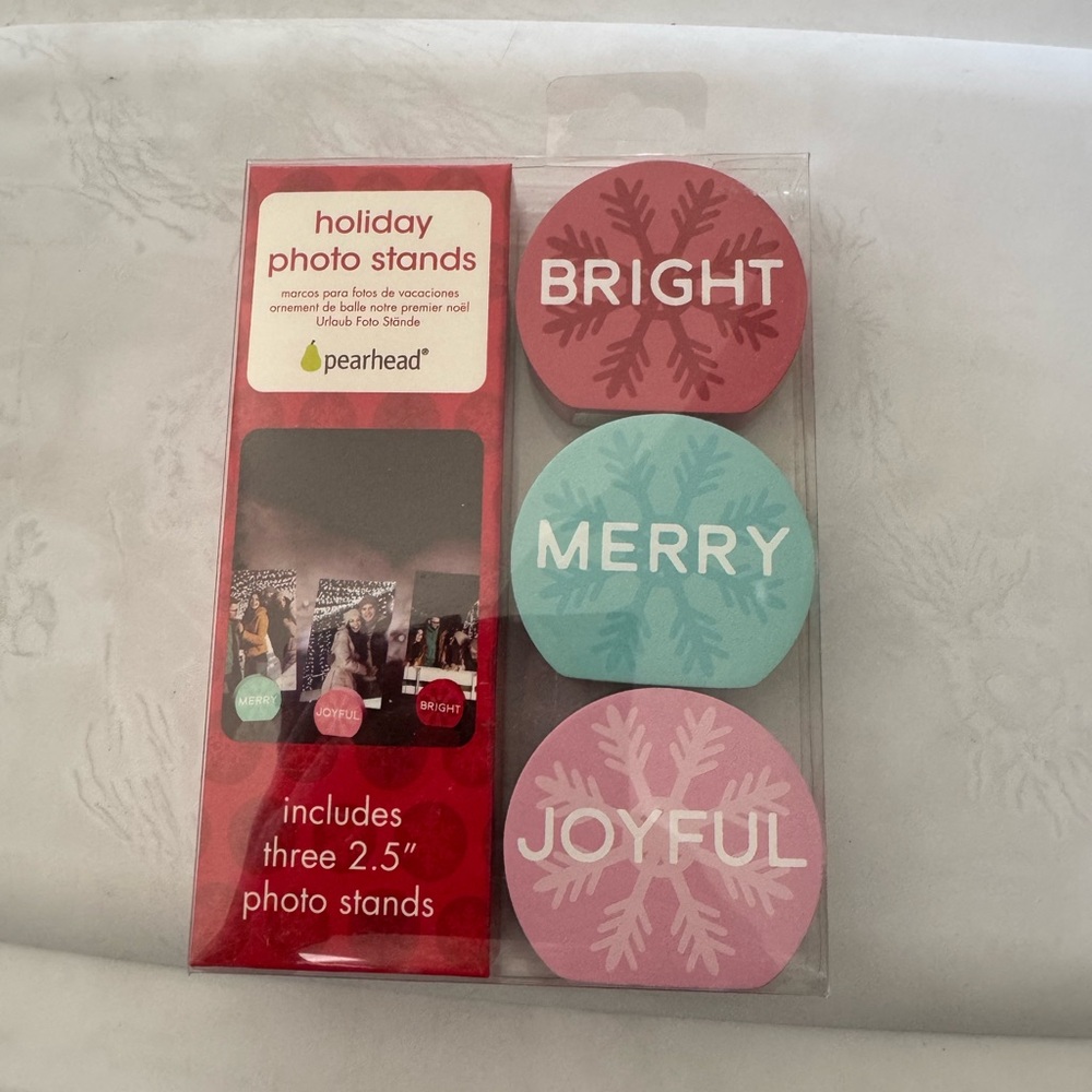 Pearhead Festive Photo Stands - For the holidays